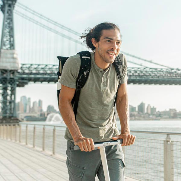 E-Scooter vs. E-Bike: Which is Better for Commuting?